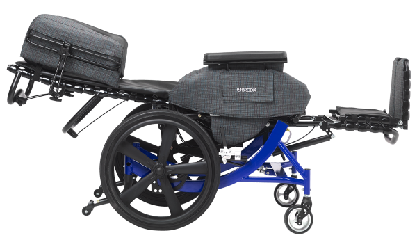 [Blue] No-lift-configured Broda<sup>®</sup> Synthesis WC19 Transport Chair